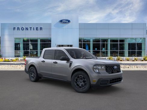 New 2025 Ford Maverick XLT image 7