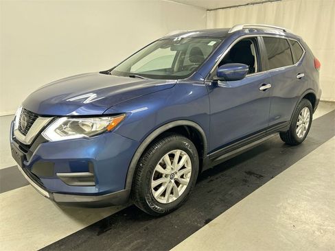 Used 2019 Nissan Rogue SV image 5