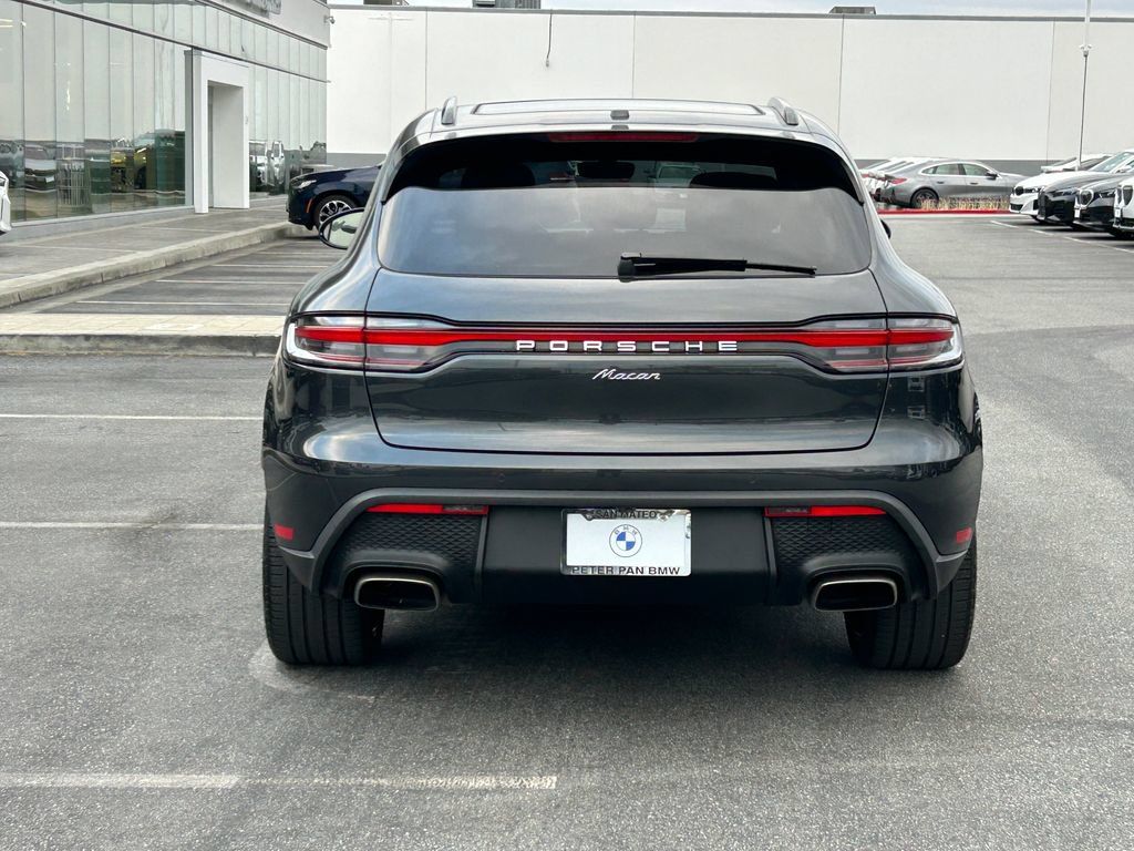 Used 2025 Porsche Macan AWD/4WD image 4