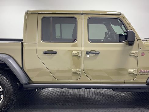 Used 2026 Jeep Gladiator Rubicon w/ Steel Power Dome Hood Package AWD/4WD image 19