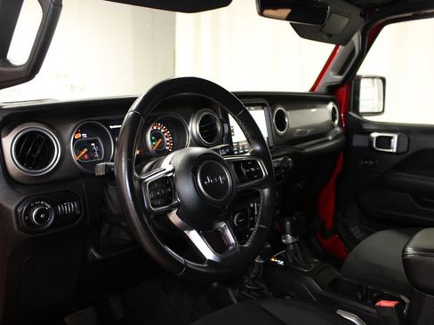 Used 2018 Jeep Wrangler Unlimited Sahara image 19