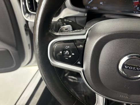 Used 2019 Volvo S60 T5 R-Design image 21