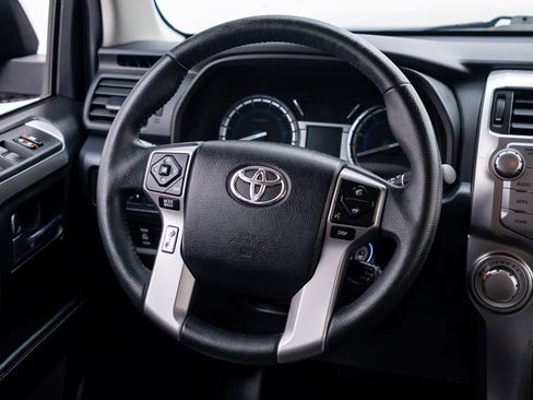 Used 2019 Toyota 4Runner SR5 AWD/4WD image 11