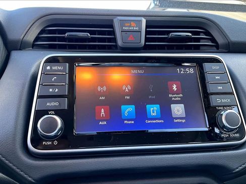 Used 2025 Nissan Versa S w/ Trunk Package image 29