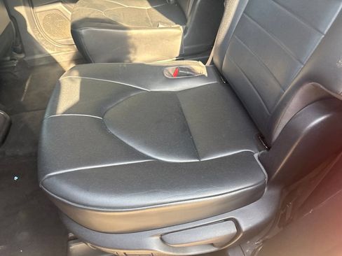 Used 2020 Toyota Highlander XLE AWD/4WD image 34