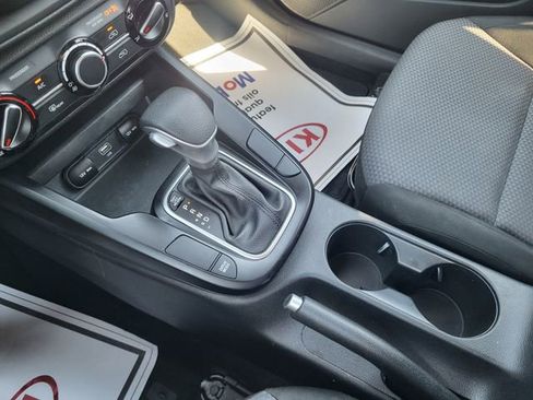 Used 2024 Kia Soul LX w/ Option Group 015 image 17