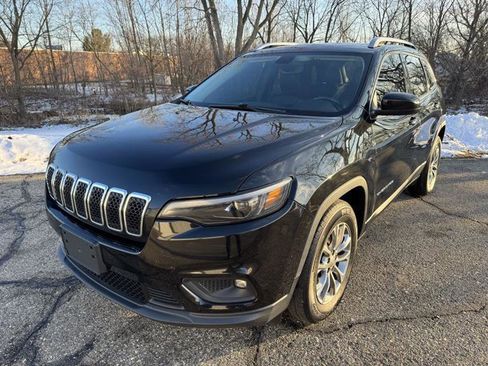 Used 2019 Jeep Cherokee Latitude Plus w/ Comfort/Convenience Group image 1