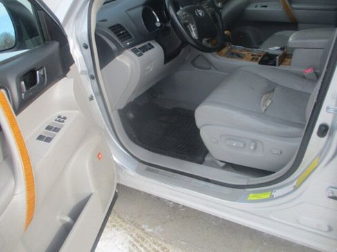 Used 2009 Toyota Highlander Limited image 10