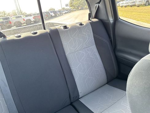 Used 2022 Toyota Tacoma TRD Off-Road image 14