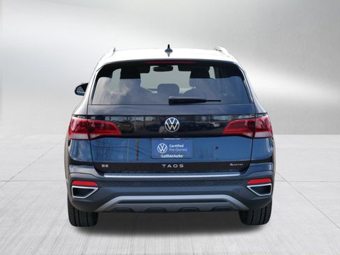 Certified 2023 Volkswagen Taos SE w/ Panoramic Sunroof Package image 6