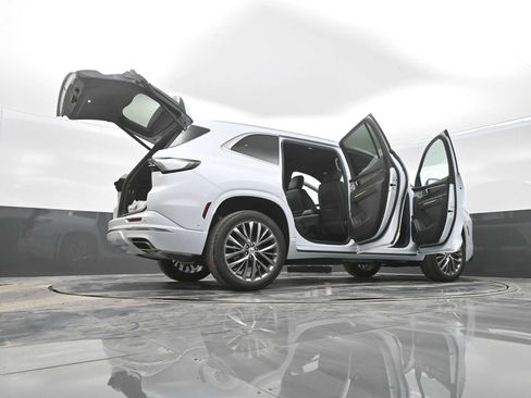 Used 2026 Buick Enclave Avenir w/ Super Cruise Package image 41