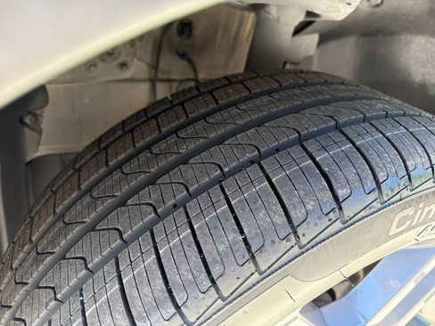 Used 2023 Honda Passport EX-L image 12