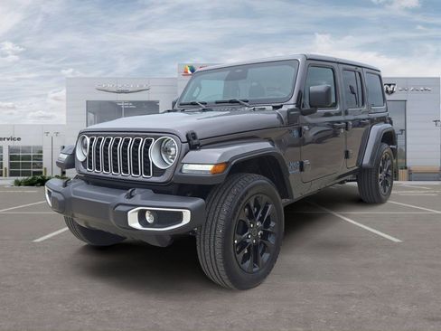 Used 2025 Jeep Wrangler Unlimited Sahara w/ Safety Group AWD/4WD image 1