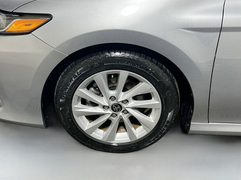 Used 2021 Toyota Camry LE image 13