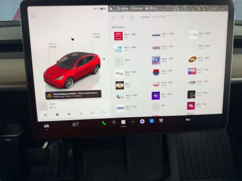 Used 2022 Tesla Model Y Long Range image 23
