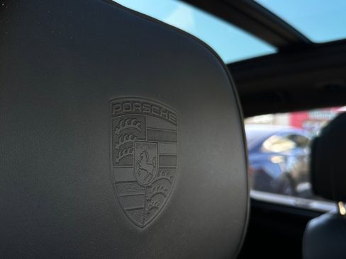 Used 2022 Porsche Macan S w/ Premium Package Plus image 21