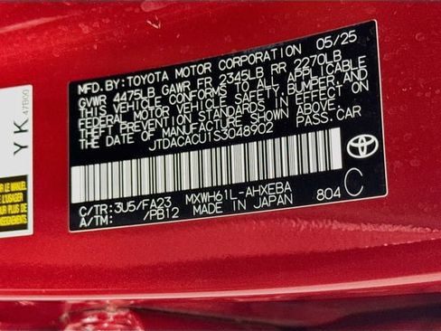 Certified 2025 Toyota Prius Plug-In Hybrid FWD image 31