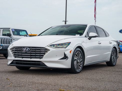 Used 2022 Hyundai Sonata Limited FWD image 4