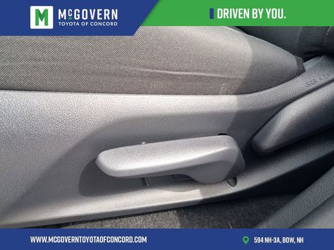 Used 2024 Toyota RAV4 LE AWD/4WD image 17