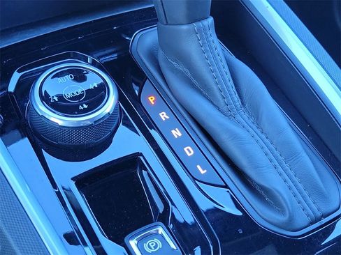 Used 2024 Chevrolet Colorado Trail Boss image 26