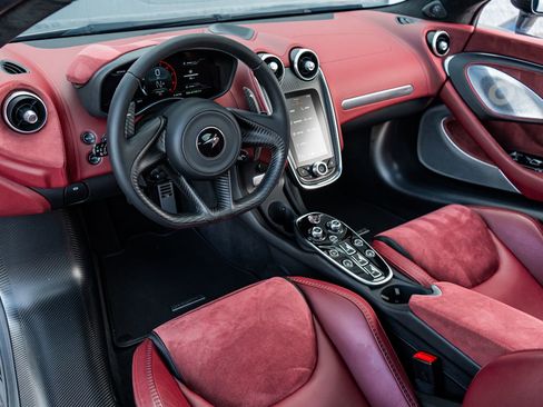 Used 2025 McLaren GTS image 29