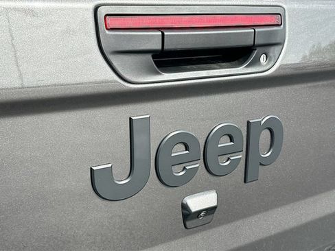 New 2026 Jeep Gladiator Sport AWD/4WD image 19