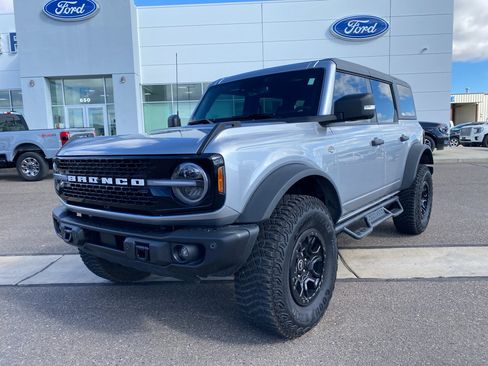 Used 2023 Ford Bronco Wildtrak image 14