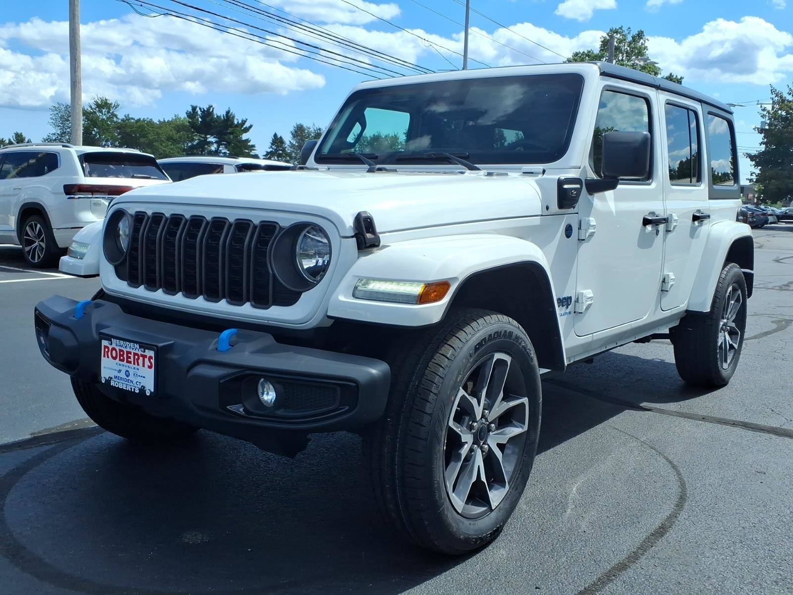 Used 2024 Jeep Wrangler Unlimited AWD/4WD image 2
