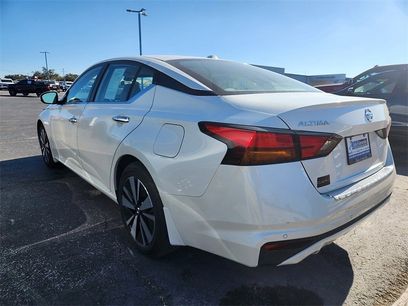 Used 2022 Nissan Altima 2.5 SV w/ SV Premium Package