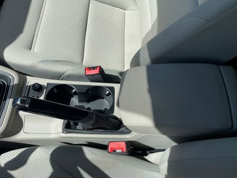 Used 2016 Volkswagen Golf S FWD image 18
