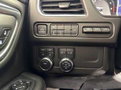 Used 2021 GMC Yukon XL AT4 w/ Technology Package AWD/4WD image 40