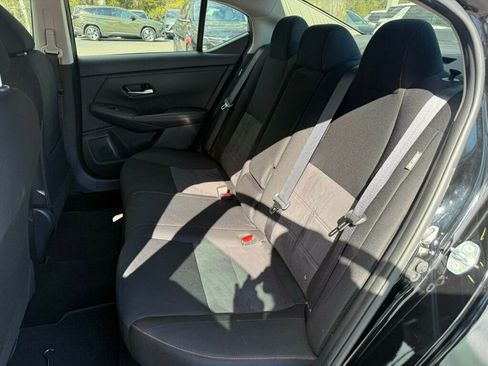 Used 2025 Nissan Sentra SR w/ Trunk Package image 7