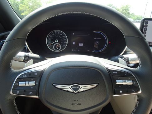 New 2025 Genesis G70 2.5T image 17