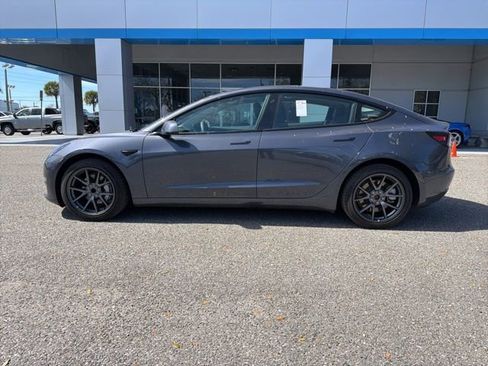 Used 2023 Tesla Model 3 Standard Range image 5