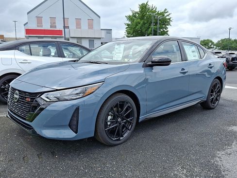 New 2025 Nissan Sentra SR w/ Midnight Edition image 3