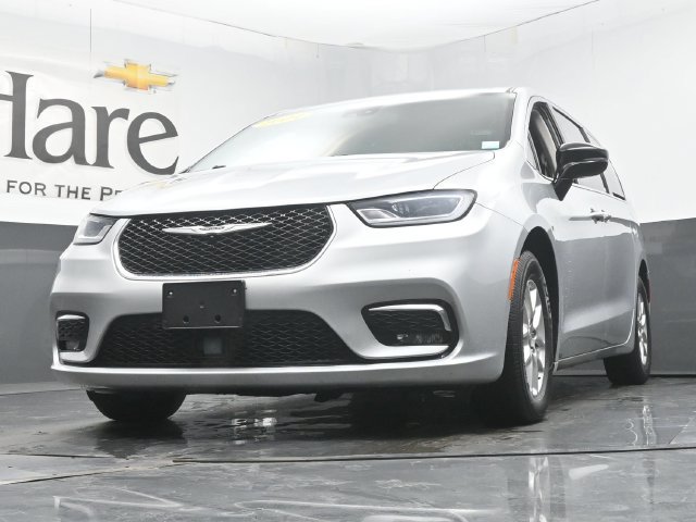 Used 2024 Chrysler Pacifica Touring-L FWD image 62