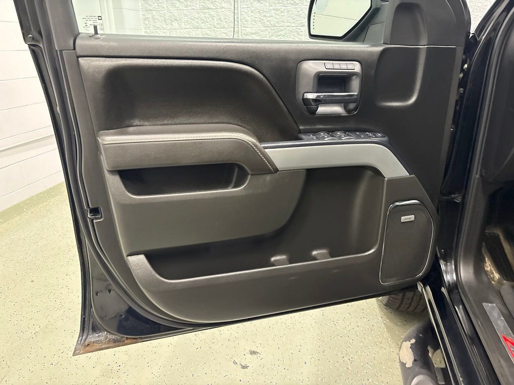 Used 2017 Chevrolet Silverado 1500 LTZ Z71 w/ LTZ Plus Package AWD/4WD image 15