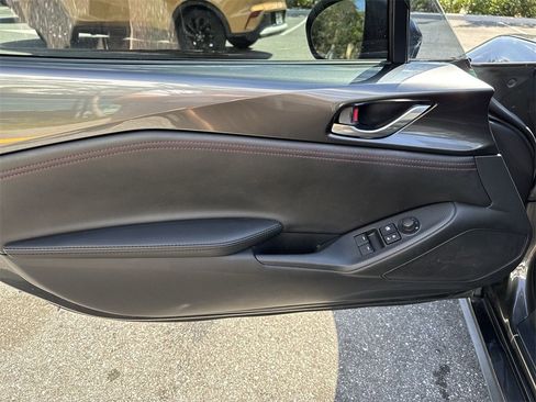 Used 2017 MAZDA MX-5 Miata RF Club image 38