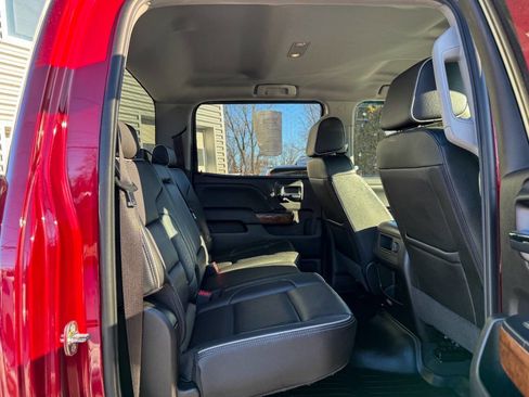 Used 2019 Chevrolet Silverado 2500 High Country w/ Duramax Plus Package image 15