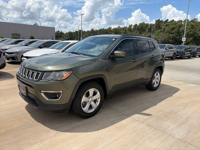 Used 2019 Jeep Compass Latitude FWD image 1
