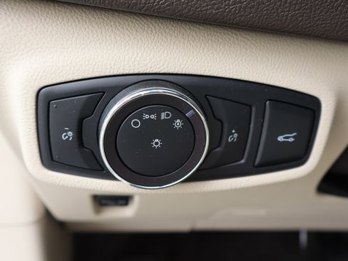 Used 2018 Lincoln MKC Reserve FWD image 19
