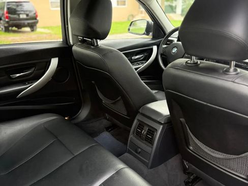 Used 2013 BMW 320i Sedan RWD image 15