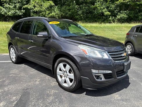 Used 2016 Chevrolet Traverse LT w/ Style and Technology Package AWD/4WD image 7