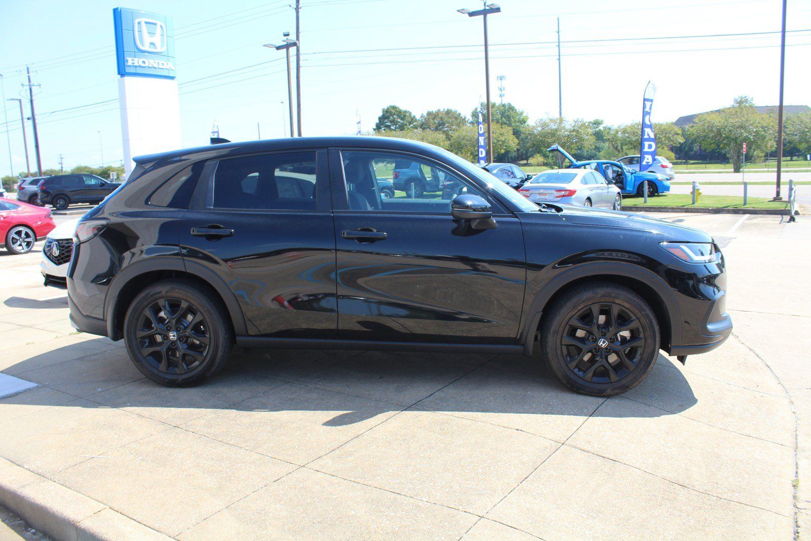 Used 2024 Honda HR-V Sport image 3