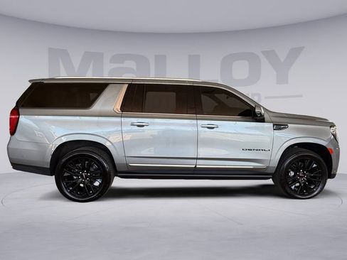 Used 2024 GMC Yukon XL Denali w/ Advanced Technology Package image 6