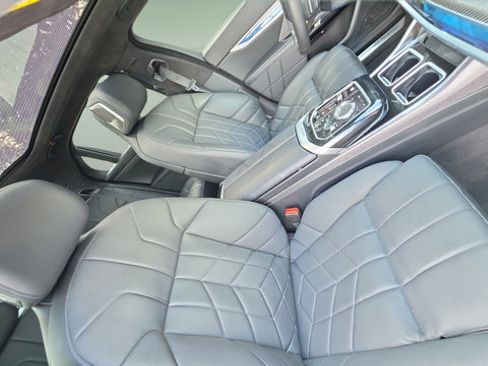 Used 2025 BMW 760i xDrive w/ Executive Package AWD/4WD image 35