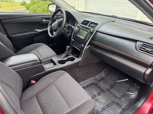 Used 2016 Toyota Camry LE FWD image 17