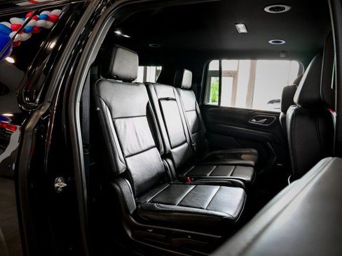Used 2022 Chevrolet Suburban Z71 AWD/4WD image 25