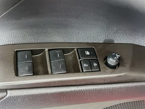 Used 2023 Toyota Camry SE FWD image 19