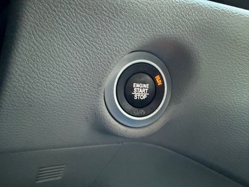 Used 2017 Chrysler Pacifica LX image 30